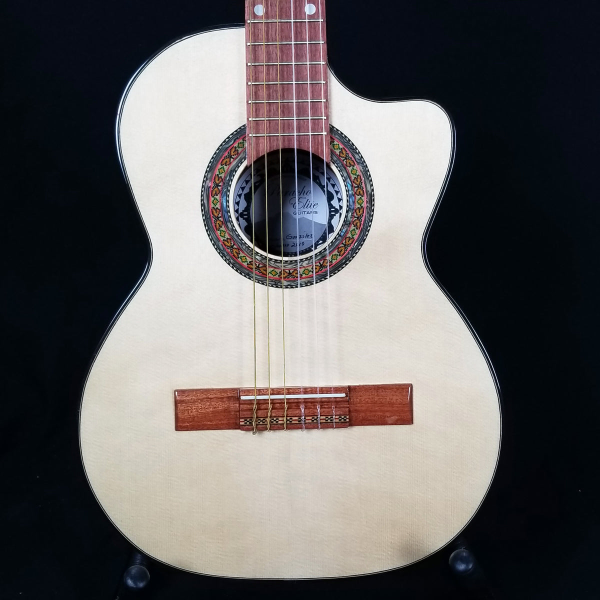 Paracho Elite Gonzales Acoustic Requinto Guitar – Pelican Beach Music LLC